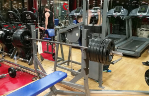 bench press 140kg